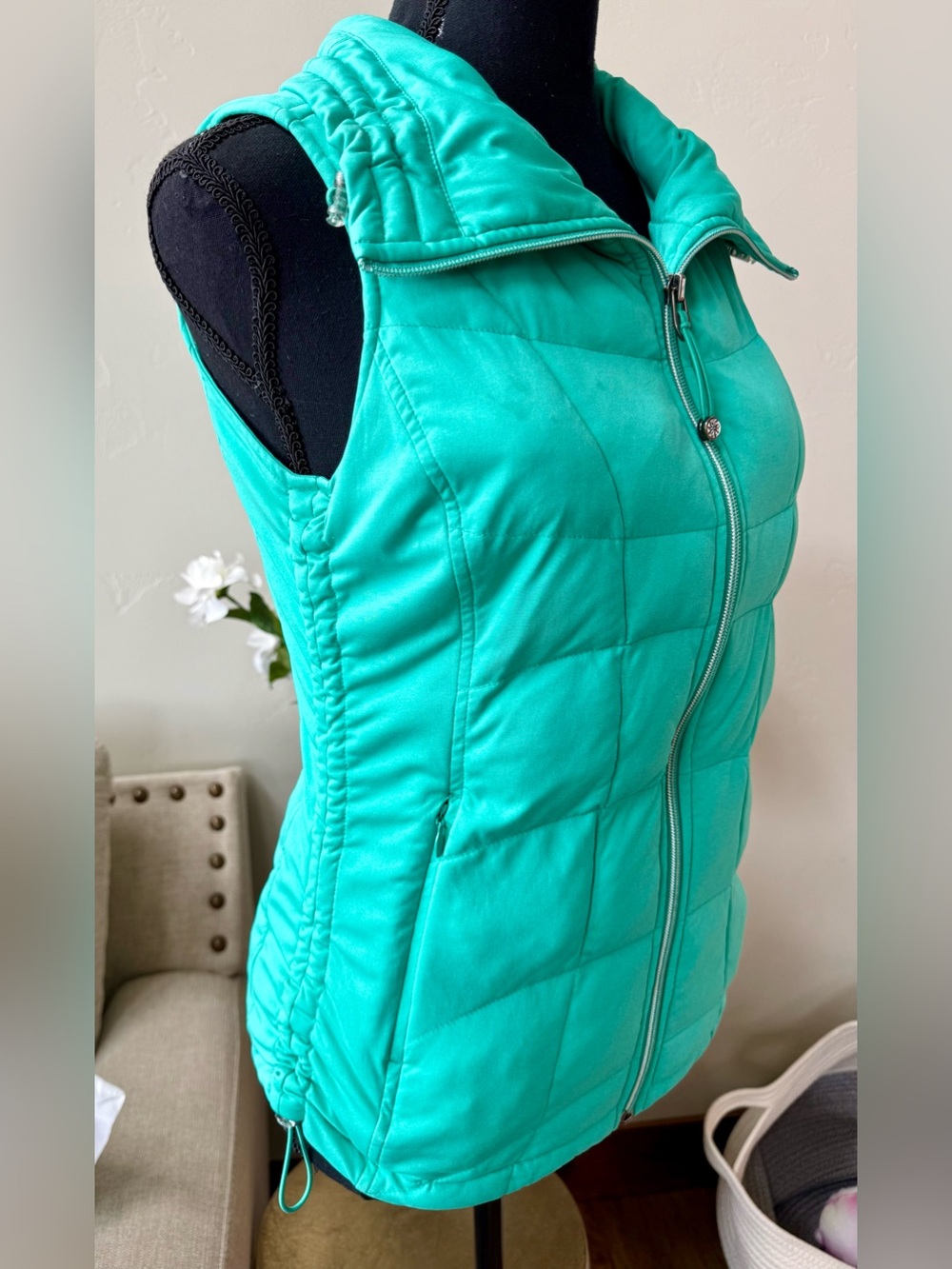 Athleta Vest - Picture 2 of 12